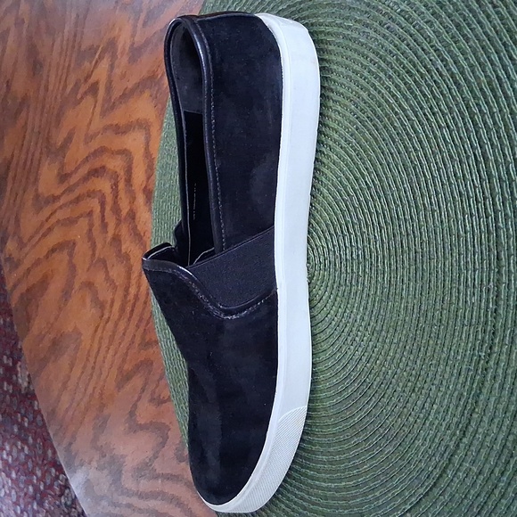Vince Black Suede Streetwear Skater Slip On Sneakers Size 7.5 - Picture 3 of 9